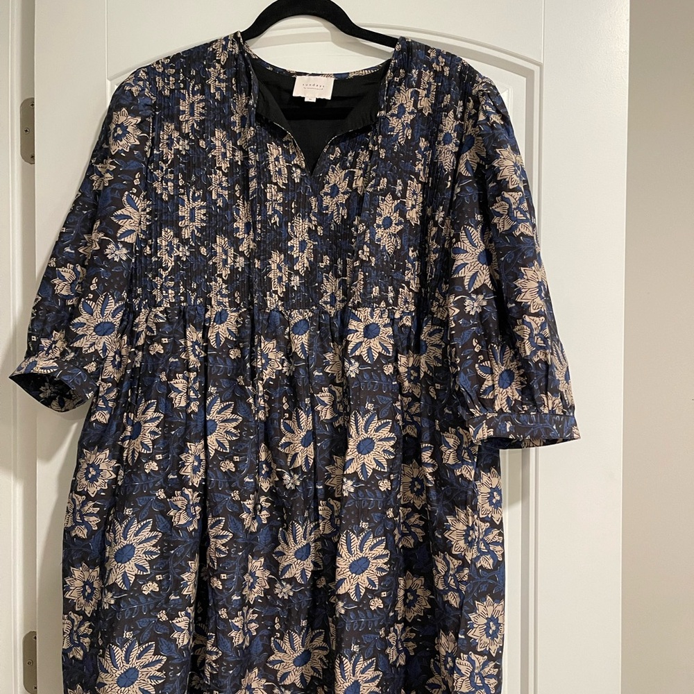 Sundays by We Are Sundays Zera dress in midnight bloom. Bishop sleeves.